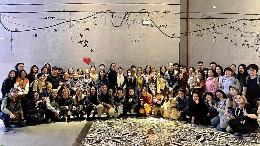 Khán giả giao lưu và trò chuyện với đoàn làm phim 'Những đứa trẻ trong sương'. Ảnh: ĐPCC Khán giả giao lưu và trò chuyện với đoàn làm phim 'Những đứa trẻ trong sương'. Ảnh: ĐPCC