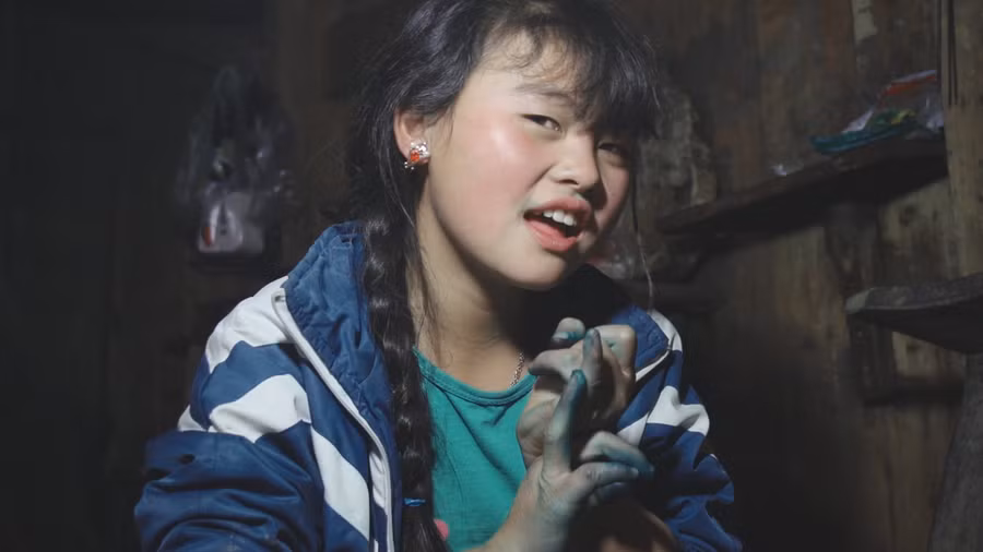  Bộ phim 'Những đứa trẻ trong sương' gieo lại trong lòng khán giả những cảm xúc ấm áp, nhân văn. Ảnh: ĐPCC