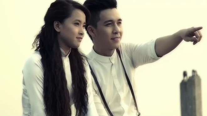 Đầu năm 2013, Tiến Dũng mang đến bất ngờ cho người hâm mộ khi tiết lộ anh và Hải Băng sẽ làm đám cưới trong năm nay. Không chỉ vậy, trước khi được chứng kiến đám cưới linh đình của cặp đôi trai tài gái sắc, khán giả được chiêu đãi bằng một MV ca nhạc, phối hợp thực hiện bởi Keeng Production mang tên “Làm sao buông tay”. Đây là sản phẩm âm nhạc chứng tỏ sự ăn ý của Hải Băng và Tiến Dũng không chỉ ngoài đời mà còn trong công việc.