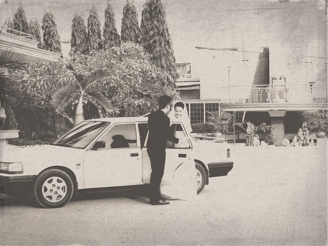 2012 là một năm đáng nhớ với nhóm The Men khi ra mắt Mini album The Men 2012 và single “Nếu không phải là em” được khán giả yêu thích và tạo ra những bản hit mới cho nhóm. Thời điểm này, Hải Băng và Tiến Dũng công khai chuyện tình cảm chính thức vào ngày 4/5/2012. Cặp đôi nhận được nhiều sự yêu mến của người hâm mộ bởi không chỉ đẹp đôi mà còn luôn giúp đỡ, đồng hành cùng nhau trên chặng đường âm nhạc. Khi yêu, cả hai xác định đây là mối tình nghiêm túc và muốn giữ kín chuyện riêng nên họ càng nhận được sự trân trọng từ khán giả. Vào tháng 3/2012, Hải Băng – Tiến Dũng tiếp tục khiến nhiều người ngưỡng mộ và dành cho họ những lời chúc phúc tốt đẹp khi thực hiện bộ ảnh cưới với phong cách cổ điển. Nhiều nguồn tin cho biết, cả hai sẽ kết hôn trong năm này.