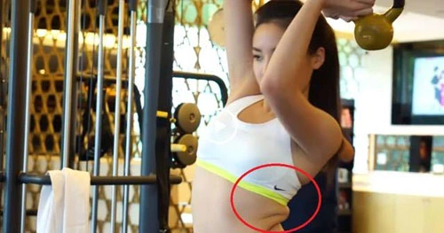 Hoa hậu Kỳ Duyên nhận "gạch đá" vì lộ eo ngấn mỡ