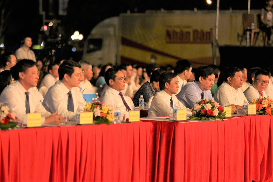 Tham dự chương trình có nhiều lãnh đạo Đảng, Nhà nước Trung ương và địa phương...