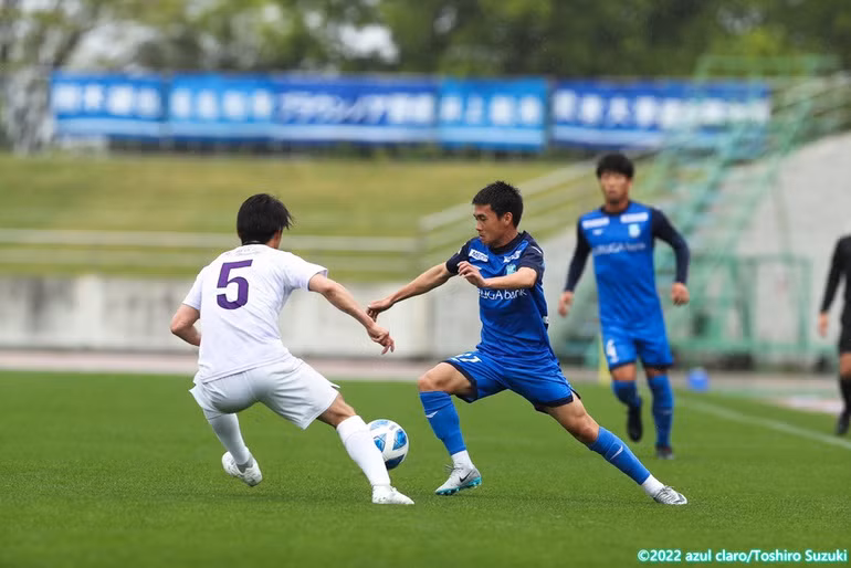 Bùi Ngọc Long (số 5) được ra sân đá chính trong Azul Claro Numazu thắng Fujieda City Hall SC 1-0 ở bán kết tranh suất đại diện cho tỉnh Shizuokadự Cúp Hoàng Đế Nhật Bản.