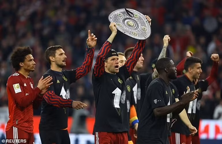 Bayern Munich có lần thứ 10 liên tiếp và lần thứ 32 vô địch Bundesliga