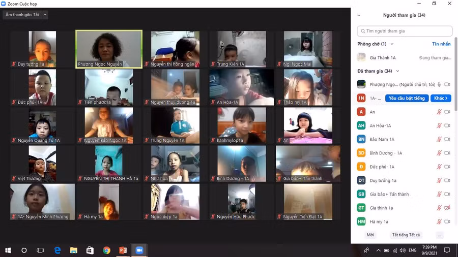 Các trường đang nỗ lực để tỉ lệ học sinh học trực tuyến đạt tối đa.