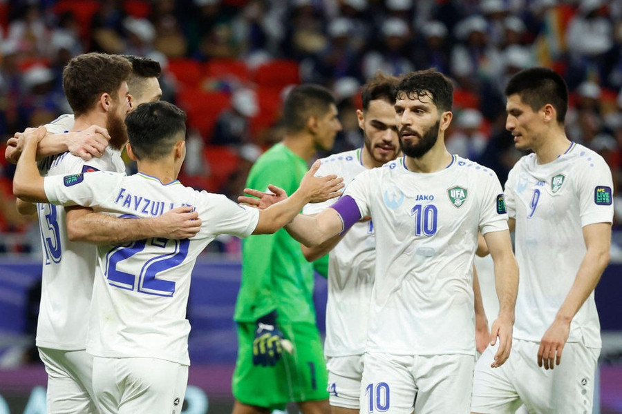 Uzbekistan thắng Ấn Độ 3-0, gần như chắc chắn đi tiếp ở bảng B cùng với Australia. Uzbekistan thắng Ấn Độ 3-0, gần như chắc chắn đi tiếp ở bảng B cùng với Australia.