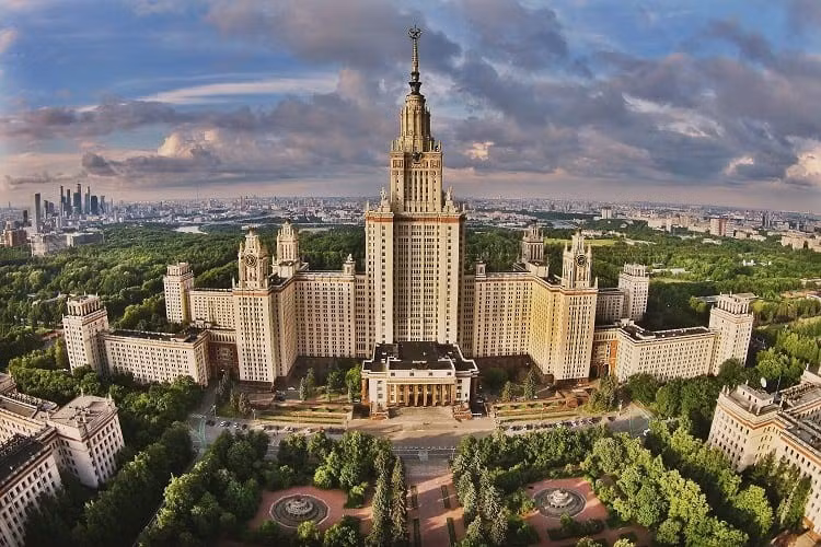 Trường Đại học Moscow.