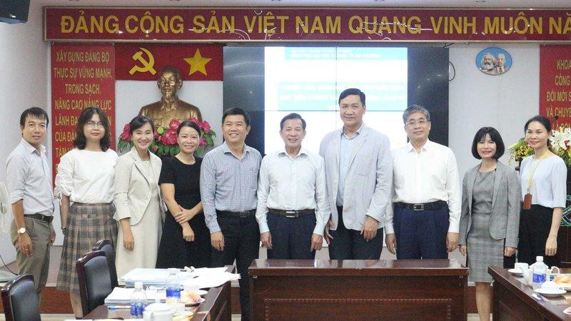 Nhóm nghiên cứu. Nhóm nghiên cứu.
