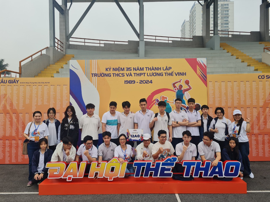 Các học sinh tham gia đại hội thể thao Các học sinh tham gia đại hội thể thao