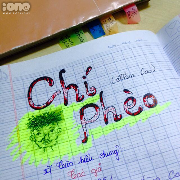 Ôi, anh Chí với cặp mắt mở to, tươi tắn thế này vẫn còn hiền lành quá đấy :)) cach-trang-tri-tua-bai-doc-dao-trong-vo-van-cua-nu-sinh-lop-12-6