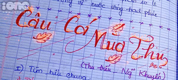 cach-trang-tri-tua-bai-doc-dao-trong-vo-van-cua-nu-sinh-lop-12-7