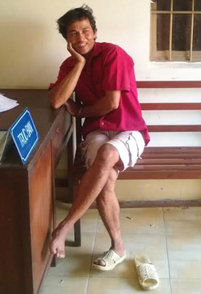 Phóng hỏa đốt rụi xe máy giữa phố vì... hết tiền nhậu ảnh 2 Phóng hỏa đốt rụi xe máy giữa phố vì... hết tiền nhậu ảnh 2