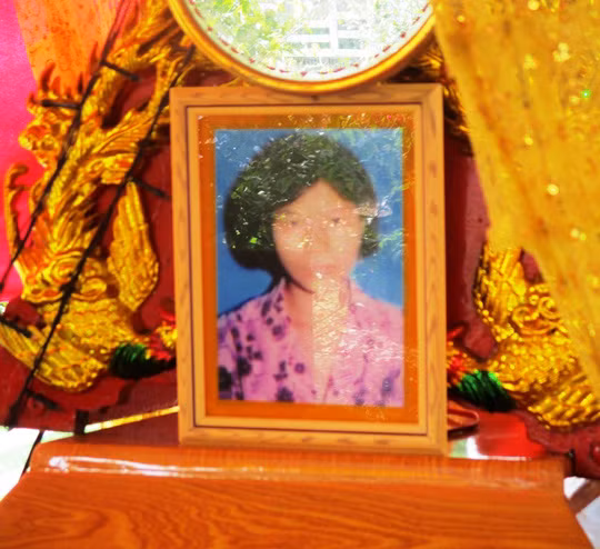 Di ảnh chị Hiệp trong lễ tang tại quê nhà