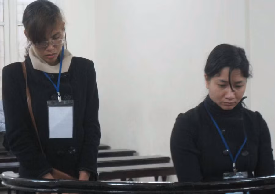 Hai cựu nhân viênchiếm đoạt tiền bảo hiểm y tế. Ảnh: Nguyên Khoa.