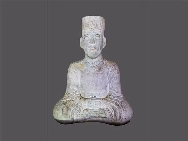 Tượng vua Mạc Đăng Dung. Ảnh: Hiếu Trần.