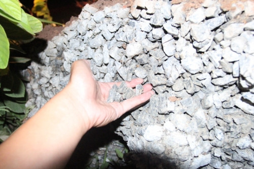 Hy hữu: Cột đèn đường bỗng nhiên đổ sập, hai người bị thương nặng - Ảnh 2 Hy hữu: Cột đèn đường bỗng nhiên đổ sập, hai người bị thương nặng - Ảnh 2