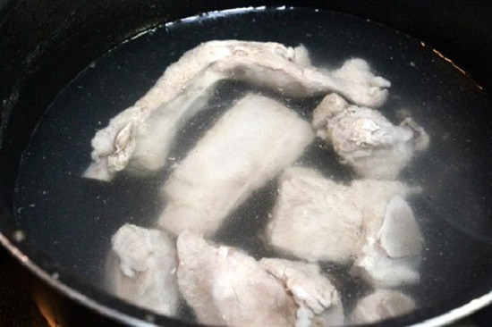 Canh sườn non nấu bí đao thơm ngon cho bữa tối - Ảnh 3 Canh sườn non nấu bí đao thơm ngon cho bữa tối - Ảnh 3