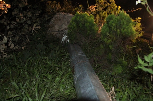 Hy hữu: Cột đèn đường bỗng nhiên đổ sập, hai người bị thương nặng - Ảnh 5 Hy hữu: Cột đèn đường bỗng nhiên đổ sập, hai người bị thương nặng - Ảnh 5