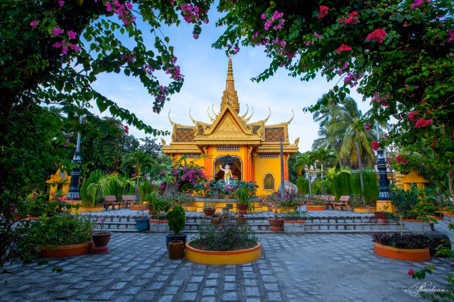 Một góc chùa Tà Pạ. Ảnh: Phúc Đoan