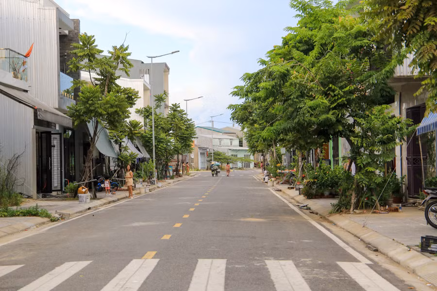 Khu tái định cư phường Hương Sơ (TP Huế) với những ngôi nhà khang trang, rộng rãi trên diện tích đất được cấp từ 60 - 100m2.