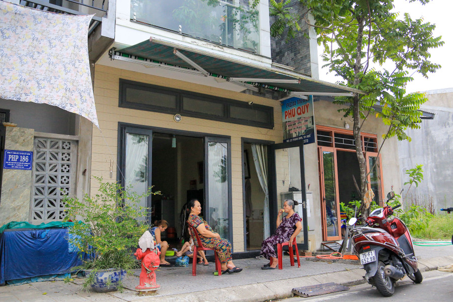 Cuộc sống của người dân sang &quot;trang mới&quot; khi chuyển về khu tái định cư sinh sống.