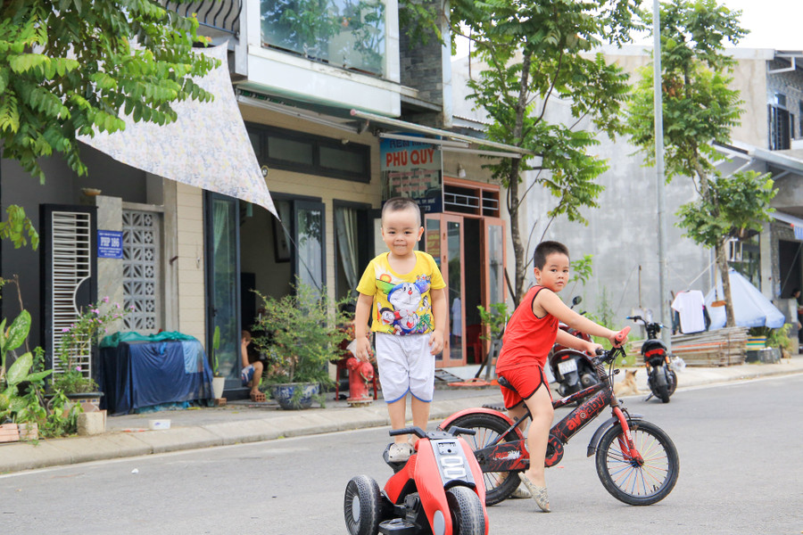 Trẻ em có không gian vui chơi, nô đùa.