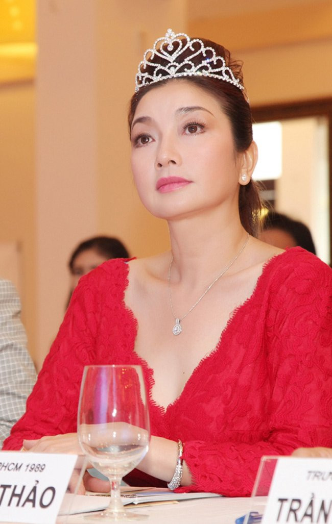 6 nguoi dep showbiz viet kho so vi &quot;tai bay, va gio&quot; hinh anh 24