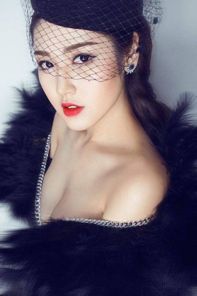 6 nguoi dep showbiz viet kho so vi &quot;tai bay, va gio&quot; hinh anh 2