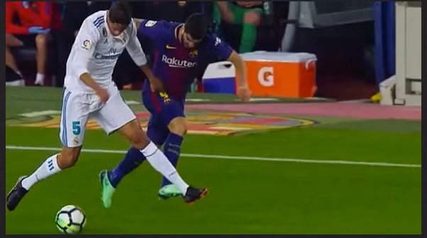 10 lần Real Madrid “nuốt hận” với trọng tài Hernandez Hernandez ảnh 4