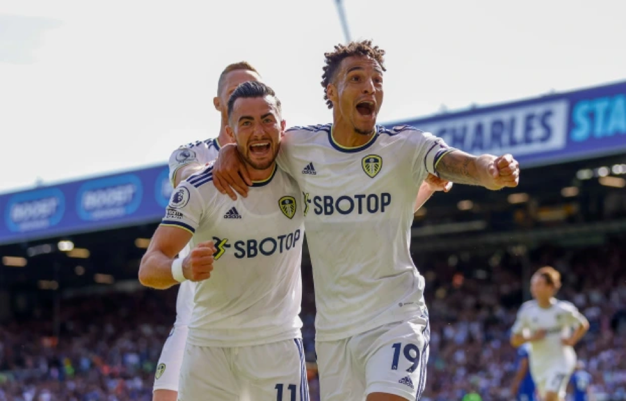 Cầu thủ Leeds Utd mừng chiến thắng đậm đà trước Chelsea kể từ năm 1995.