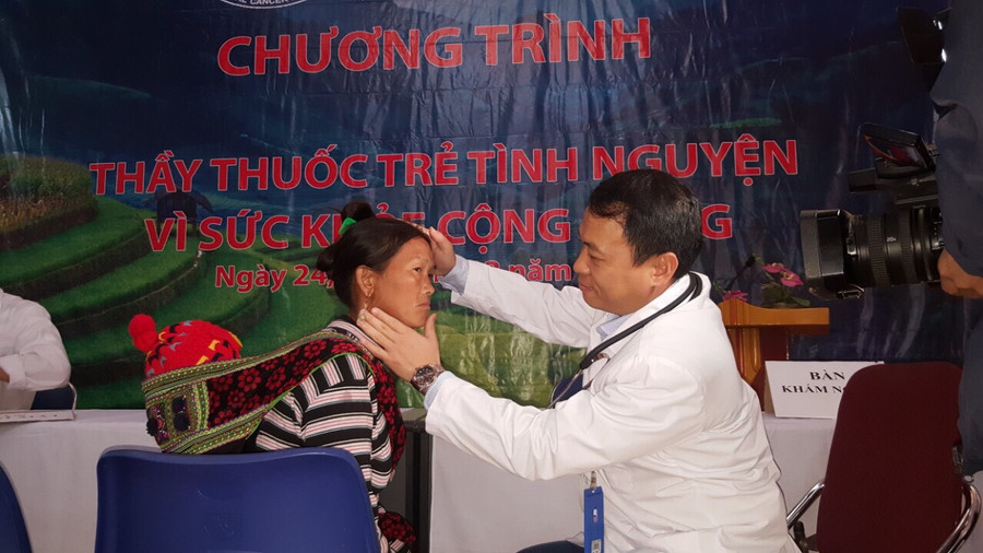 Các bác sĩ trẻ đang góp vào sự nghiệp bảo vệ, chăm sóc cho người dân Các bác sĩ trẻ đang góp vào sự nghiệp bảo vệ, chăm sóc cho người dân