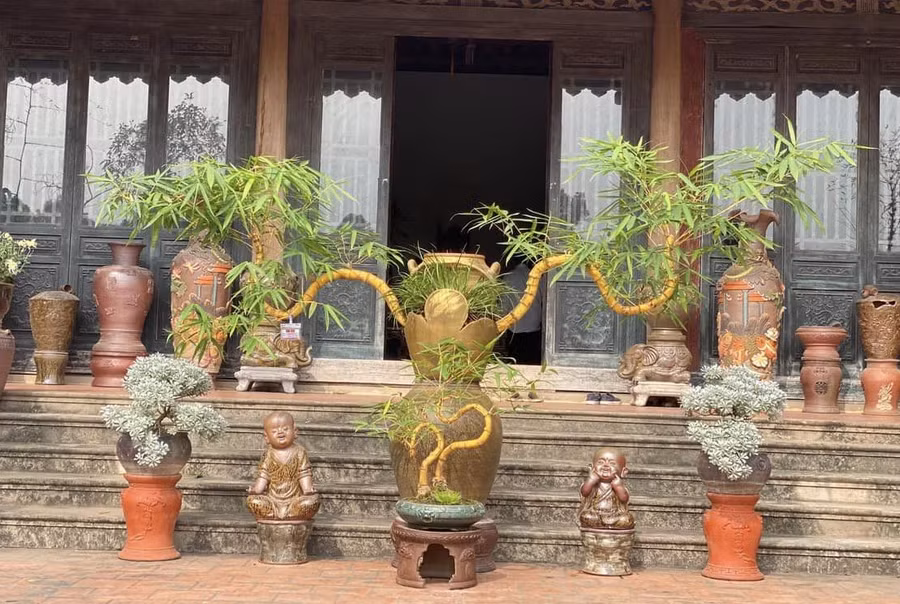 Tác phẩm 'lưỡng long chầu nhật' của nghệ nhân trẻ Nguyễn Sỹ Luân.