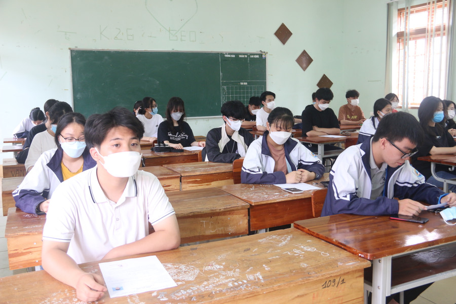 Nhiều trường tổ chức các đợt thi thử nhằm giúp học sinh vững tâm lý.