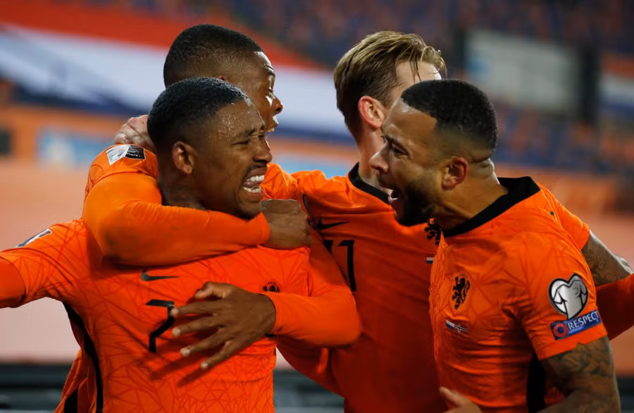 Cầu thủ Hà Lan ăn mừng vé dự vòng chung kết World Cup 2022.