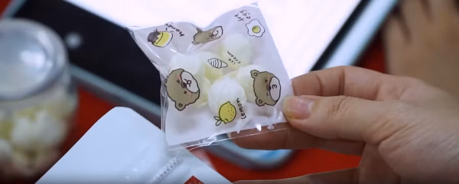 Sản phẩm sữa chua sấy bổ sung tinh chất sâm của nhóm sinh viên.