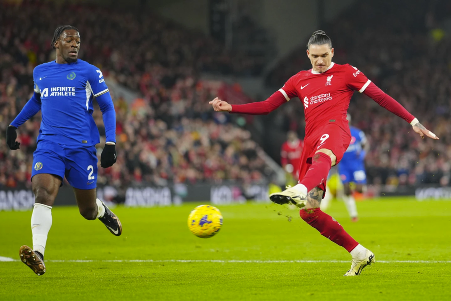 Darwin Nunez trong trận Liverpool hạ Chelsea 4-1 ở vòng 22 Ngoại hạng Anh. Darwin Nunez trong trận Liverpool hạ Chelsea 4-1 ở vòng 22 Ngoại hạng Anh.