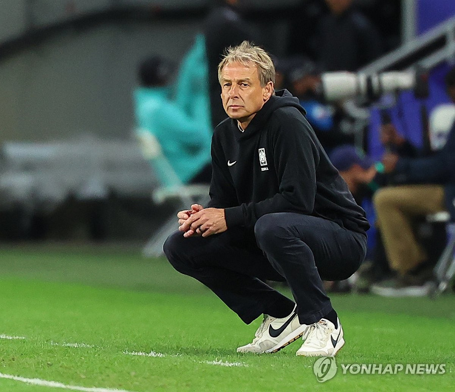 HLV Jurgen Klinsmann trong trận Hàn Quốc thắng Australia ở tứ kết Asian Cup 2023. HLV Jurgen Klinsmann trong trận Hàn Quốc thắng Australia ở tứ kết Asian Cup 2023.