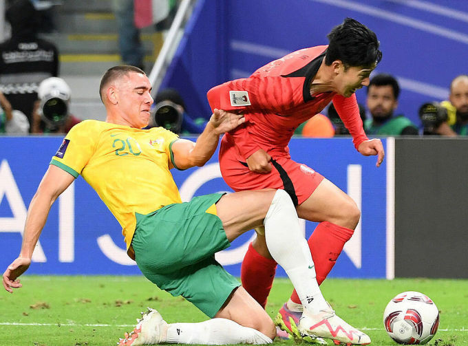 Son Heung-min hoá người hùng giúp Hàn Quốc ngược dòng hạ Australia vào bán kết Asian Cup 2023. Son Heung-min hoá người hùng giúp Hàn Quốc ngược dòng hạ Australia vào bán kết Asian Cup 2023.