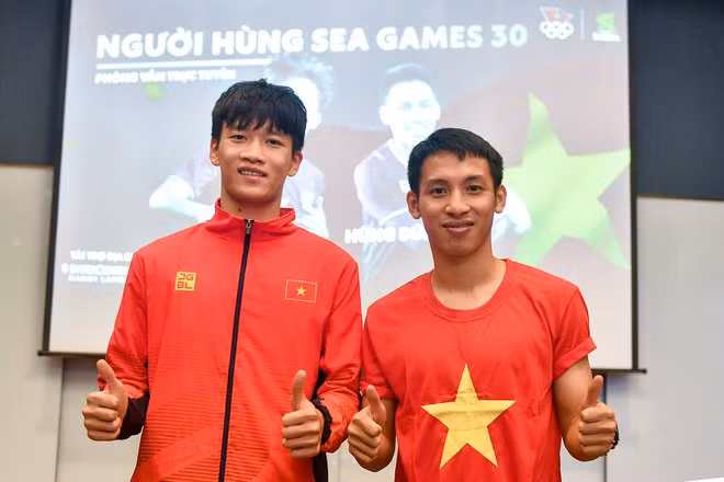 Hùng Dũng mang băng thủ quân của U23 Việt Nam tại SEA Games 31.