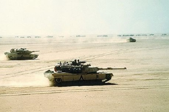 Abrams tự hào có một số đặc điểm kỹ thuật giúp tăng cường hiệu quả chiến đấu. Lớp giáp tổng hợp của xe, bao gồm các lớp urani nghèo trong một số biến thể, mang lại khả năng bảo vệ đặc biệt chống lại cả các mối đe dọa năng lượng động học và hóa học. Abrams tự hào có một số đặc điểm kỹ thuật giúp tăng cường hiệu quả chiến đấu. Lớp giáp tổng hợp của xe, bao gồm các lớp urani nghèo trong một số biến thể, mang lại khả năng bảo vệ đặc biệt chống lại cả các mối đe dọa năng lượng động học và hóa học.