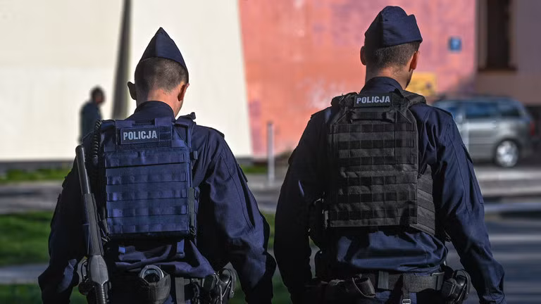 Lực lượng cảnh sát được điều đến hiện trường vụ nổ, ngày 10/6/2024