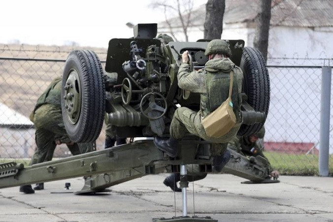 Các đơn vị trinh sát nhận tọa độ của mục tiêu, thực hiện các tính toán cần thiết và khai hỏa. Sau khi bắn trúng mục tiêu, lựu pháo sẽ di chuyển ra xa để tránh đòn trả đũa.