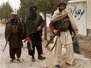 Taliban chặt đầu 12 thường dân Afghanistan