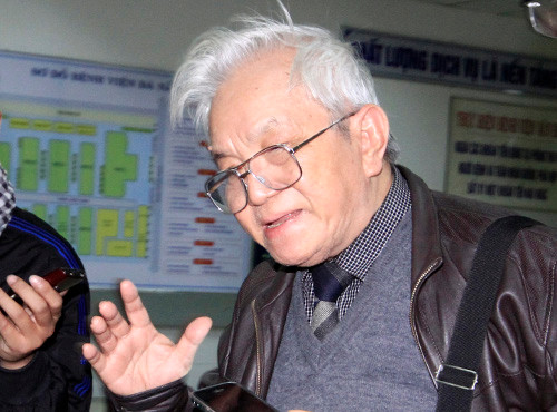 Giáo sư Phạm Gia Khải cho biết ông Thanh đang trong giai đoạn nặng của bệnh. Ảnh: Nguyễn Đông. MG-8417-8879-1423758293.jpg