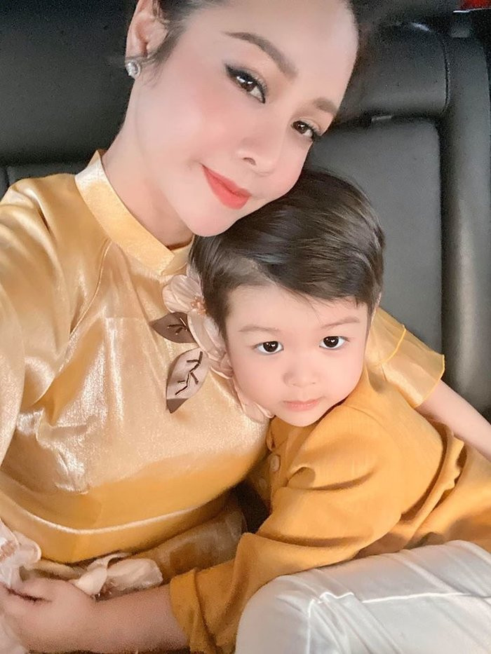Nhật Kim Anh lạy lục chồng cũ Bửu Lộc cho gặp con trai ảnh 5 Nhật Kim Anh hiện đang lo không biết mùng 3 xuống chở con có được cho hay không