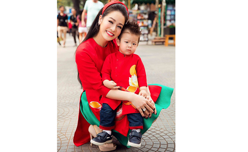 Nhật Kim Anh lạy lục chồng cũ Bửu Lộc cho gặp con trai