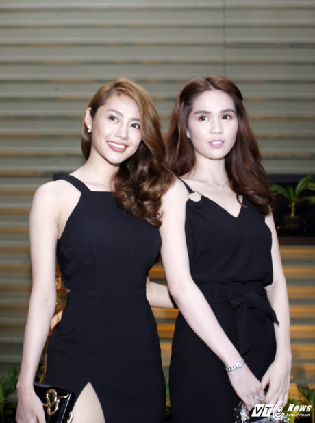 Ngọc Trinh đội mưa, diện Ngoc Trinh doi mua, dien