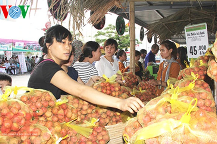 Vải thiều "cháy hàng" tại Hà Nội