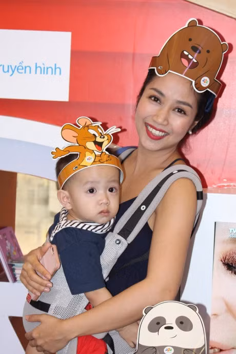 Hien Thuc, Oc Thanh Van vui dua cung cac em nho - Anh 6