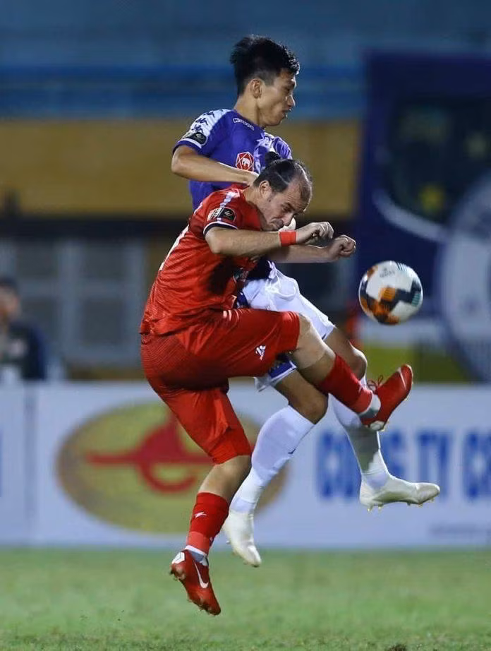 Huỳnh Kesley lúc còn thi đấu cho câu lạc bộ Thành phố Hồ Chí Minh.